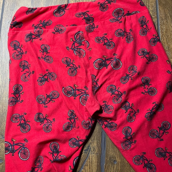 LulaRoe bicycle leggings soft and comfy red bike - Picture 3 of 5